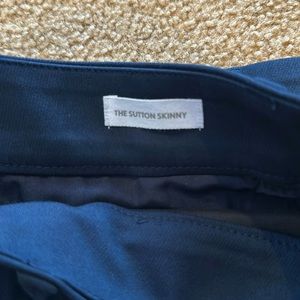 Loft Sutton Skinny Size 14 in Navy Blue. Great Condition